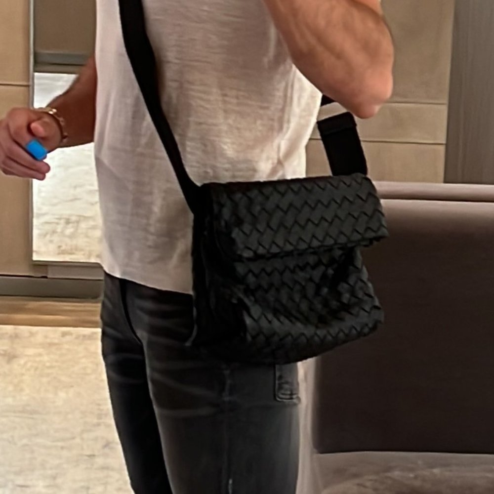 Bottega Veneta Small Intrecciato Fold Messenger